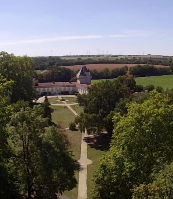 Chateau De Mornay