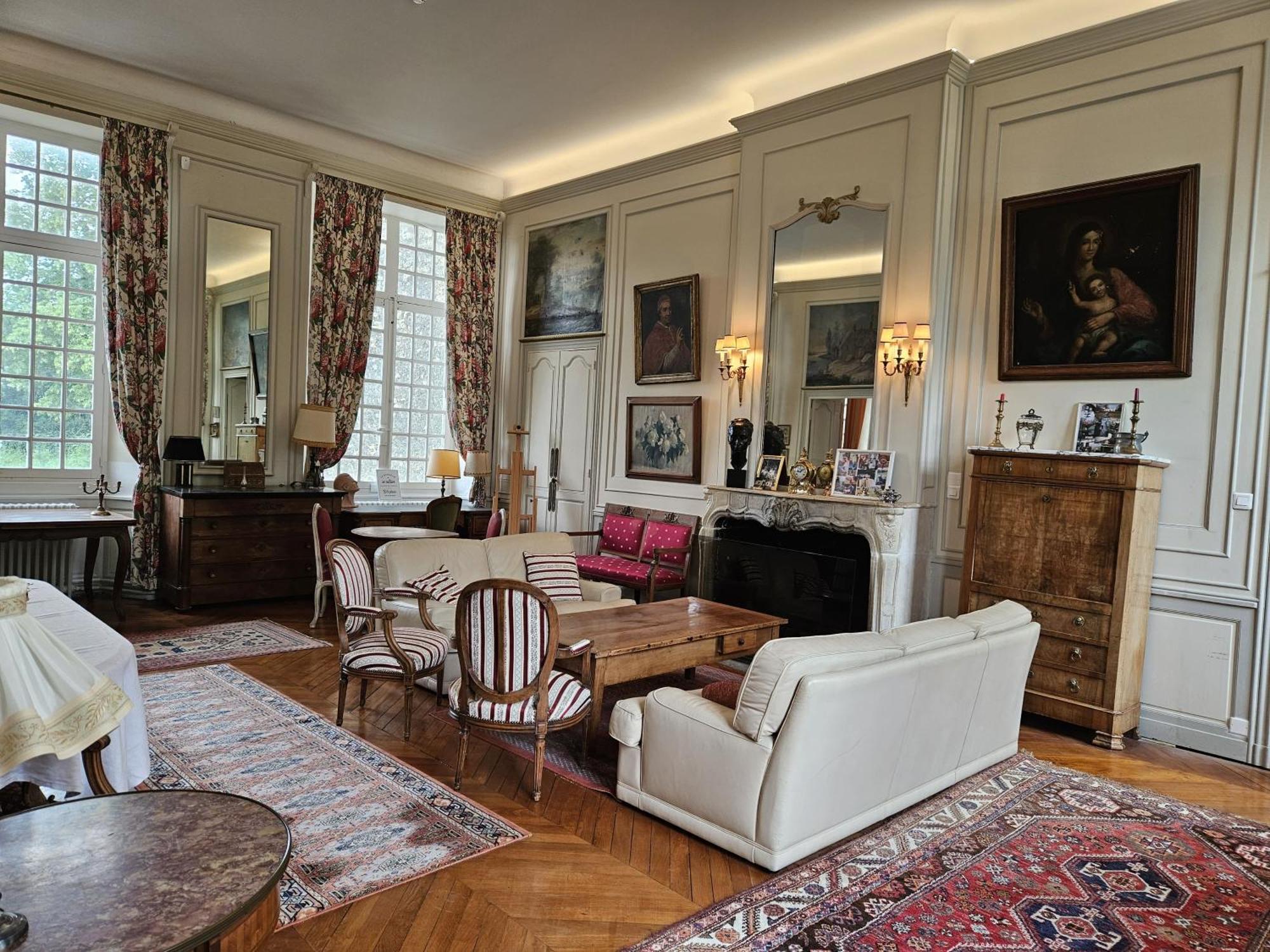 Chateau De Mornay *