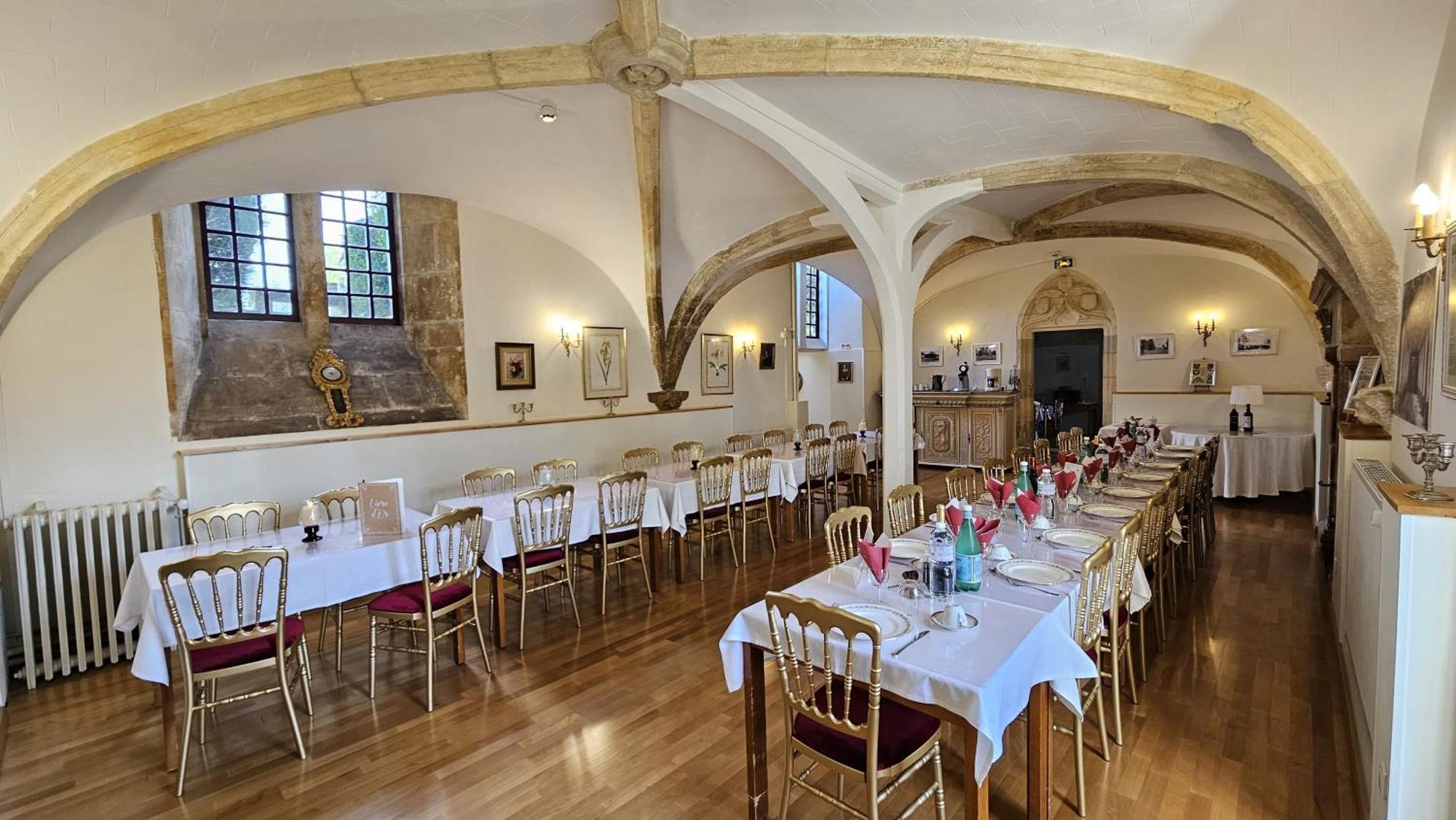 Chateau De Mornay *